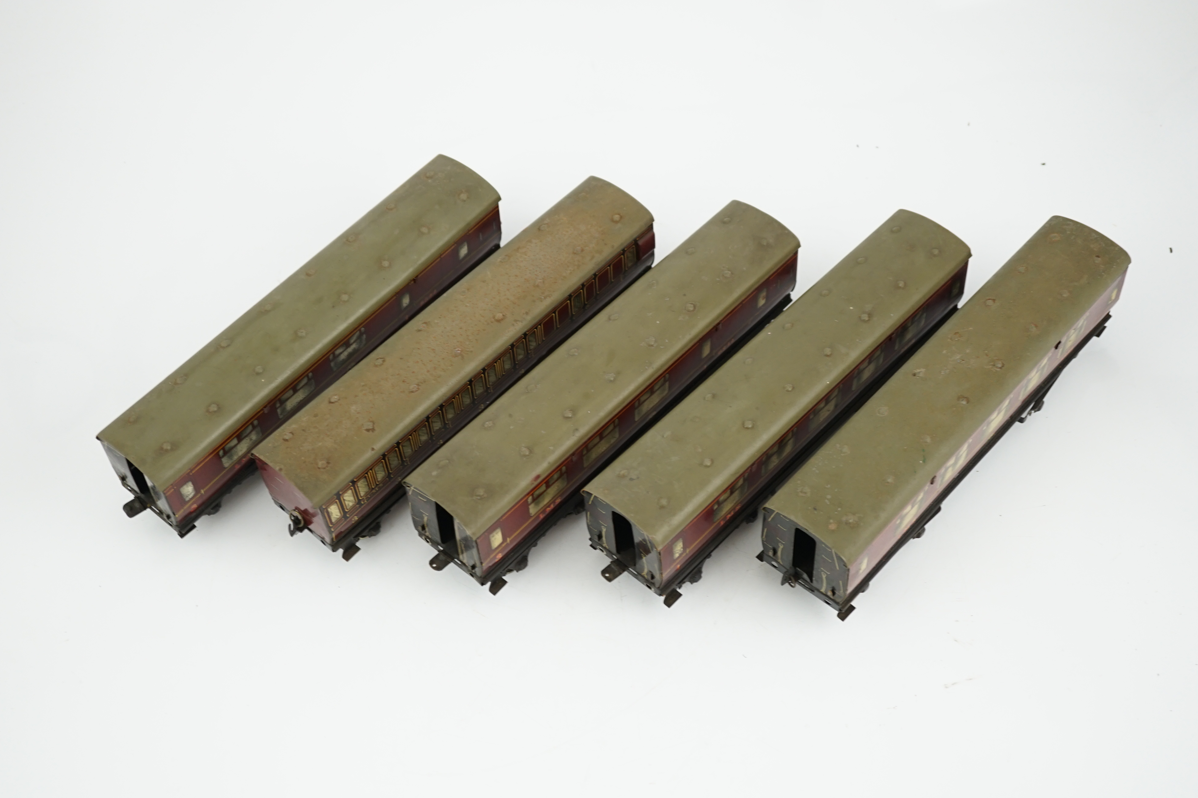Five Hornby 0 gauge tinplate No.2 coaches in LMS livery